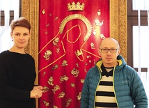  Organizatorzy wystawy przy koronach MB Skoczowskiej