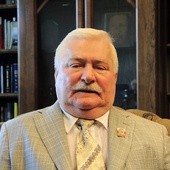 Wałęsa o esbekach: Pisali za mnie donosy