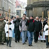  Już nie tylko w wielkich miastach, jak na przykład w Legnicy (na zdjęciu), odbywają się takie publiczne i dedykowane konkretnym grupom Drogi Krzyżowe
