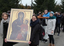 Znaki ŚDM w parafii pw. Pierwszych Męczenników Polski w Gorzowie