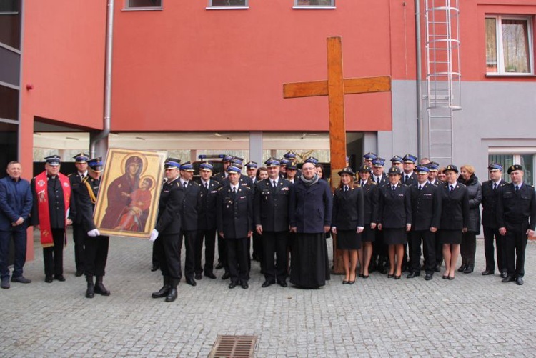 Znaki ŚDM u strażaków