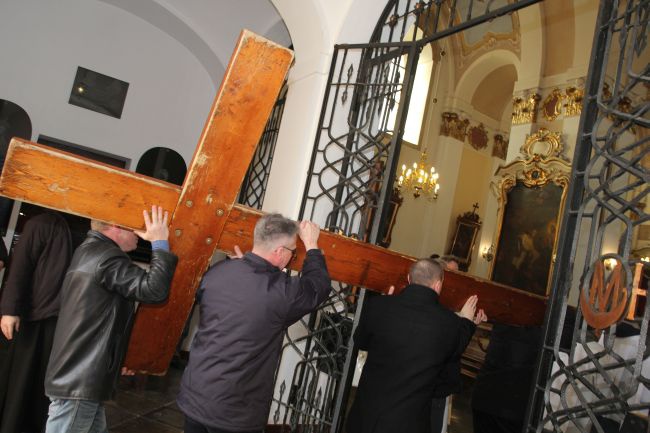 Znaki ŚDM w sanktuarium w Rokitnie