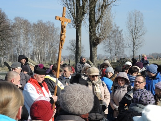 Droga Krzyżowa na terenie KL Auschwitz-Birkenau