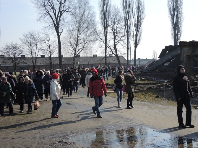 Droga Krzyżowa na terenie KL Auschwitz-Birkenau