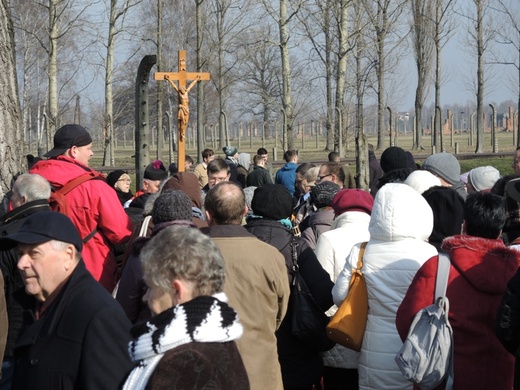 Droga Krzyżowa na terenie KL Auschwitz-Birkenau