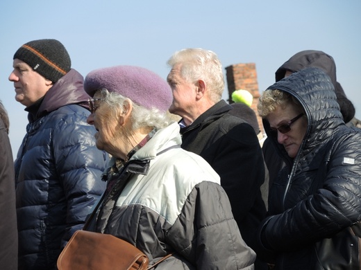 Droga Krzyżowa na terenie KL Auschwitz-Birkenau