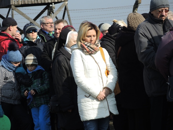 Droga Krzyżowa na terenie KL Auschwitz-Birkenau