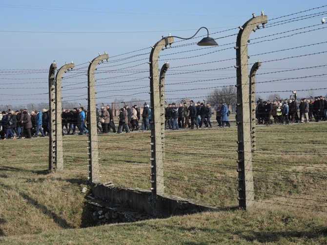 Droga Krzyżowa na terenie KL Auschwitz-Birkenau