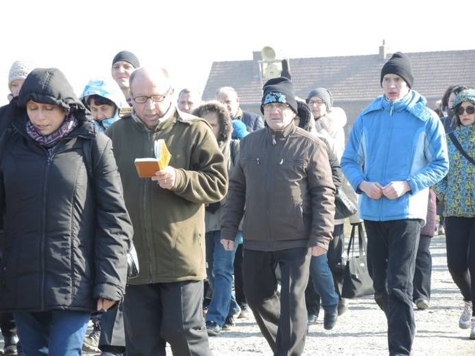 Droga Krzyżowa na terenie KL Auschwitz-Birkenau