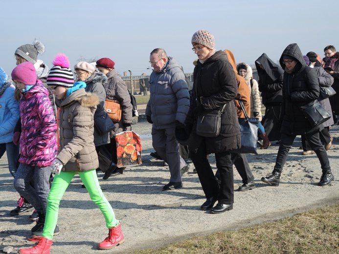 Droga Krzyżowa na terenie KL Auschwitz-Birkenau