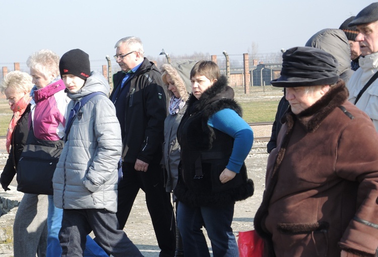 Droga Krzyżowa na terenie KL Auschwitz-Birkenau