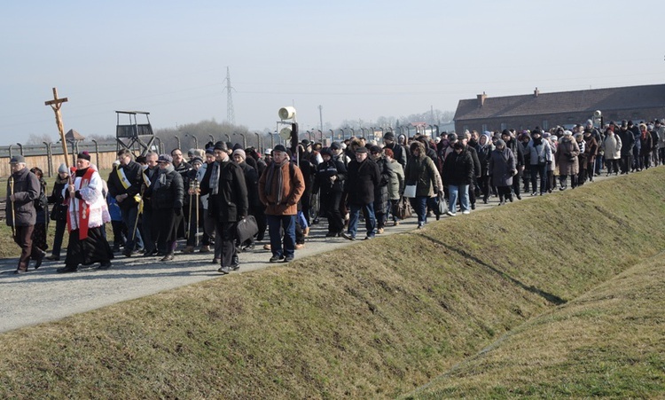 Droga Krzyżowa na terenie KL Auschwitz-Birkenau