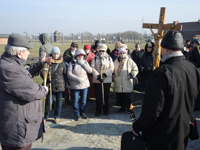 Droga Krzyżowa na terenie KL Auschwitz-Birkenau