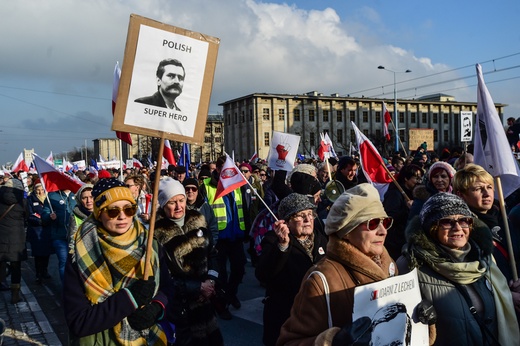 Marsz KOD w obronie Lecha Wałęsy