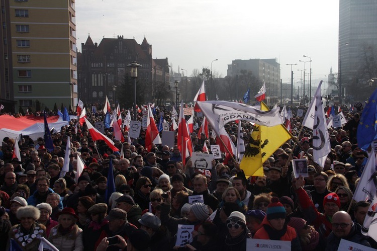 Wiec poparcia dla Lecha Wałęsy