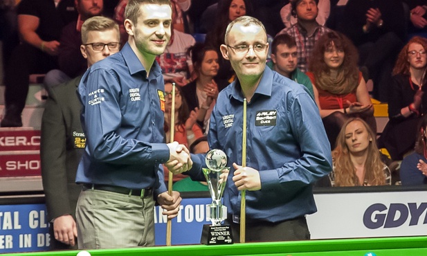 W finale zmierzyli się Mark Selby (po lewej) i Martin Gould