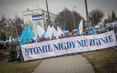  Sytuacja finansowa Stomilu Olsztyn spowodowała, że kibice olsztyńskiego klubu zorganizowali manifestację na ulicach Olsztyna