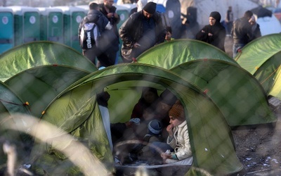 Tysiące migrantów na granicy macedońskiej