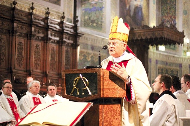  – Jezus przez ten wizerunek czczony na całym świecie wzywa nas, aby obraz Boży w każdym z nas, przez czyny miłosierdzia, stał się znowu czytelny i jasny – mówił w katedrze abp Henryk Hoser