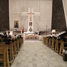 Kościół św. Andrzeja Boboli na Mokotowie wzniesiono w latach 1980-89