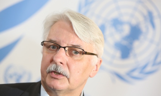 "KW wkracza na ścieżkę politycznego sporu z Polską"