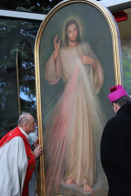 Znaki Bożego Miłosierdzia we Włosienicy