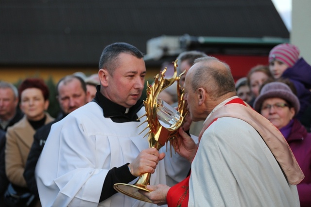 Znaki Bożego Miłosierdzia we Włosienicy