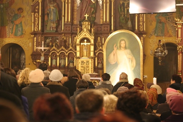 Znaki Bożego Miłosierdzia we Włosienicy