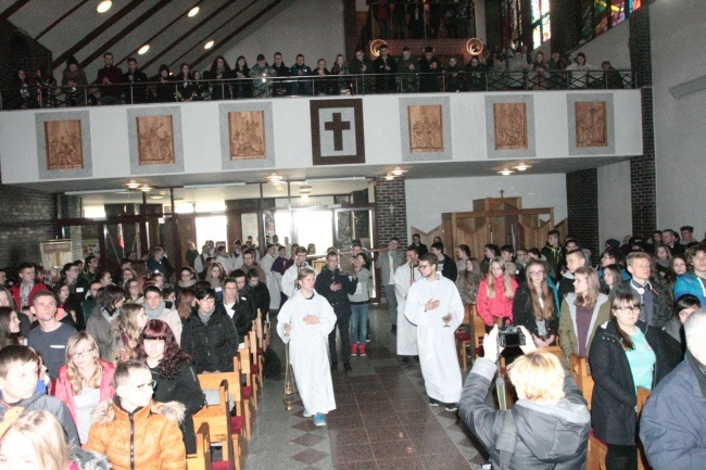 Symbole noszone na rękach