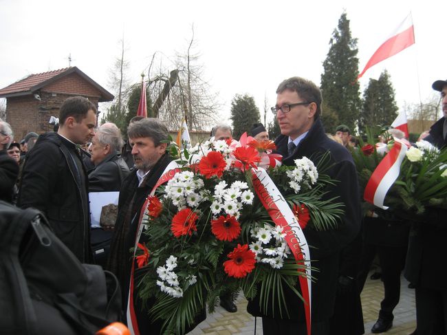 Pomnik Niezłomnym - Ojczyzna w Morawicy