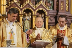 Eucharystii rozpoczynającej dobę miłosierdzia przewodniczył bp Roman Pindel