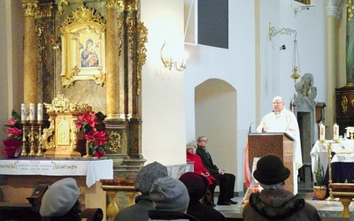 Piątkowa Msza św. w południe w kościele redemptorystów w Gliwicach 