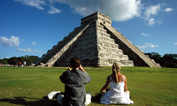 Piramida El Castillo w Chichen Itza (Meksyk)