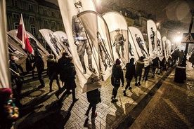  Wieczorem na Krakowskim Przedmieściu odbył się marsz „Podziemna armia powraca”