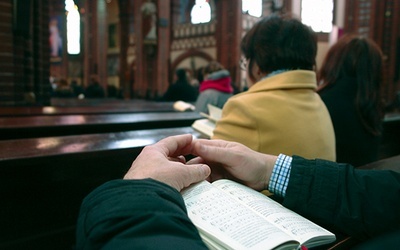 Uczestnicy spotkania ćwiczyli nowe śpiewy, które następnie będą wprowadzać w swoich parafiach