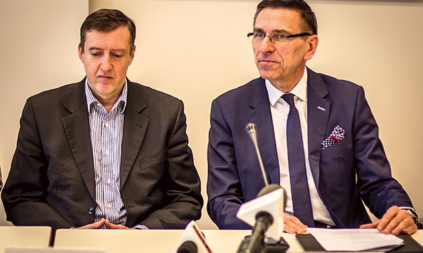 Prezydent Piotr Grzymowicz  (z prawej) mówi, że Olsztyn  ma doskonałe wyposażenie,  świetną kadrę i może wpłynąć  na kształtowanie się tej dyscypliny wśród dzieci i młodzieży