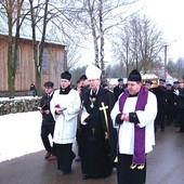 Uroczystościom pogrzebowym 1 marca przewodniczył bp Piotr Libera