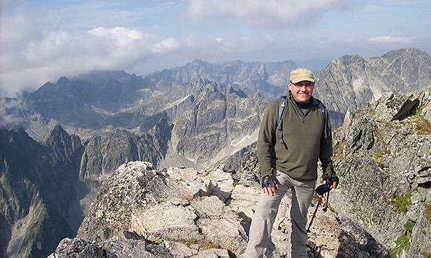 Ojciec Jacek Kiciński na tatrzańskich szlakach, między niebem a ziemią