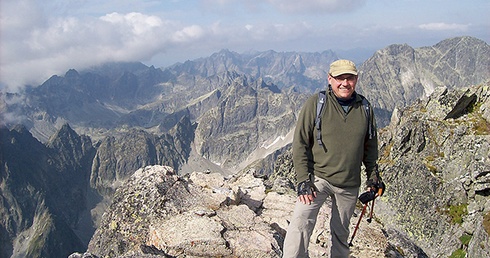 Ojciec Jacek Kiciński na tatrzańskich szlakach, między niebem a ziemią