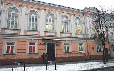 Gmach Seminarium Nauczycielskiego. Dziś mieści się tutaj Młodzieżowy Dom Kultury im. Heleny Stadnickiej