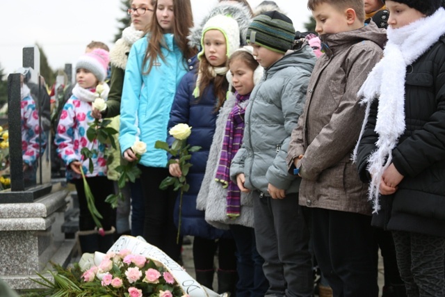 Ostatnie pożegnanie 9-letniej śp. Klaudii Pająk z Pisarzowic