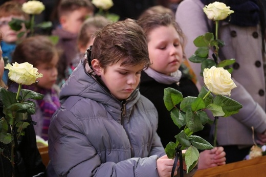 Ostatnie pożegnanie 9-letniej śp. Klaudii Pająk z Pisarzowic