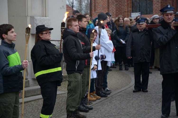 Droga Krzyżowa ulicami Karlina