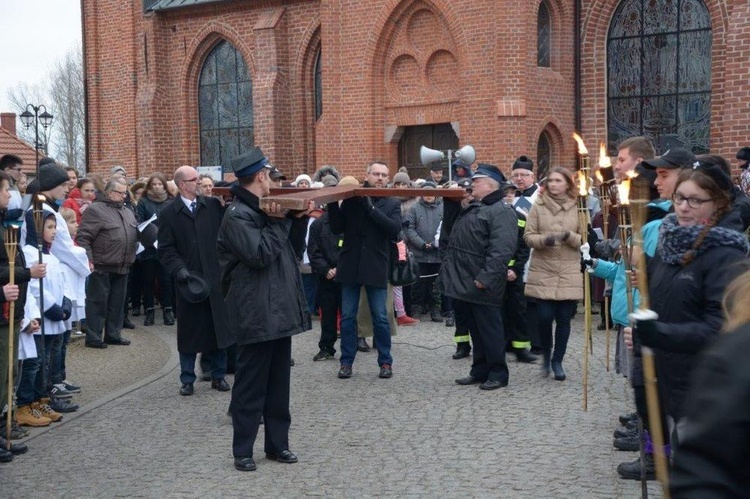 Droga Krzyżowa ulicami Karlina