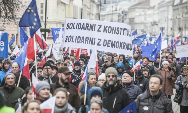 Manifestacja KOD w Warszawie