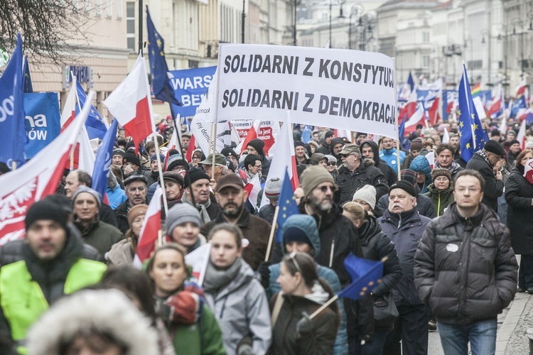 Marsz KOD w obronie Trybunału