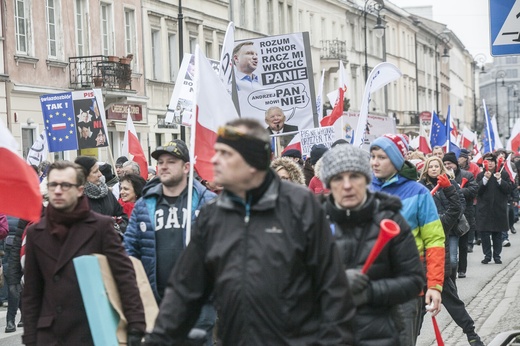 Marsz KOD w obronie Trybunału