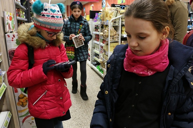 Wilczki na zakupach miłosierdzia