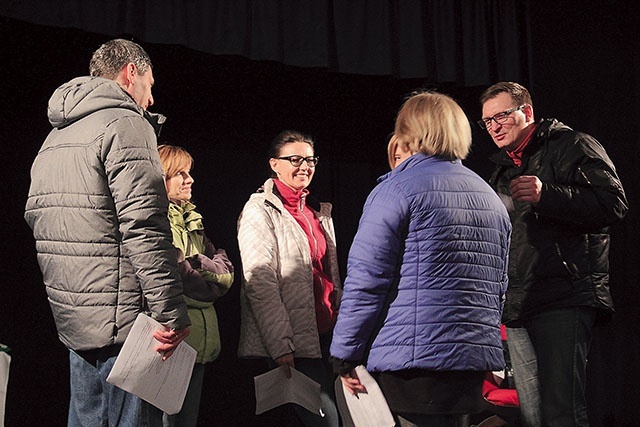  – Próby to okazja do spotkania z przyjaciółmi, ale przede wszystkim ciężka praca nad scenariuszem – mówią członkowie grupy teatralnej Nazaret