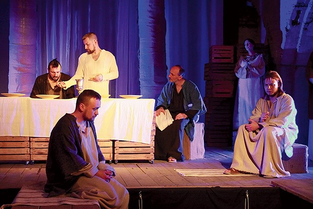  Scena z Ostatniej Wieczerzy na deskach czerwińskiego teatru salezjańskiego